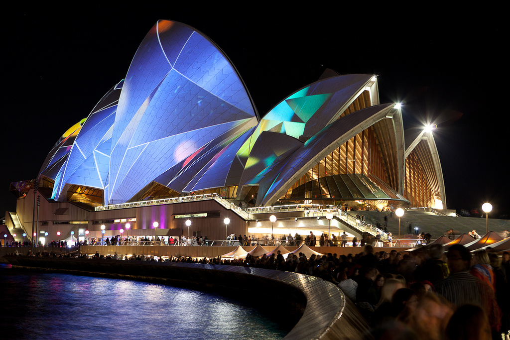 ライトショーの美しさに思わずうっとり「オペラハウス」