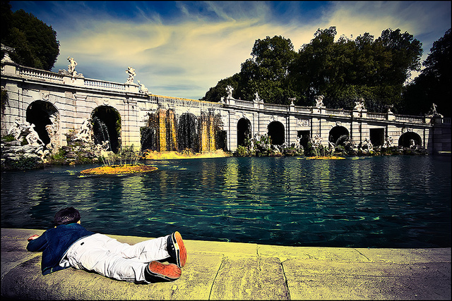 カゼルタの18世紀の王宮と公園、ヴァンヴィテッリの水道橋とサン・レウチョ邸宅群