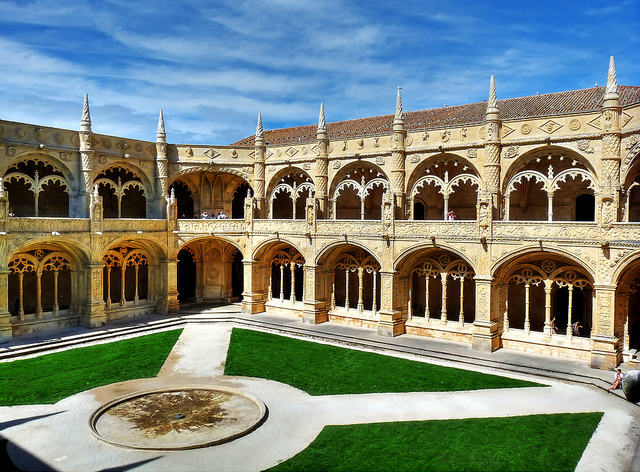 リスボンのジェロニモス修道院とベレンの塔