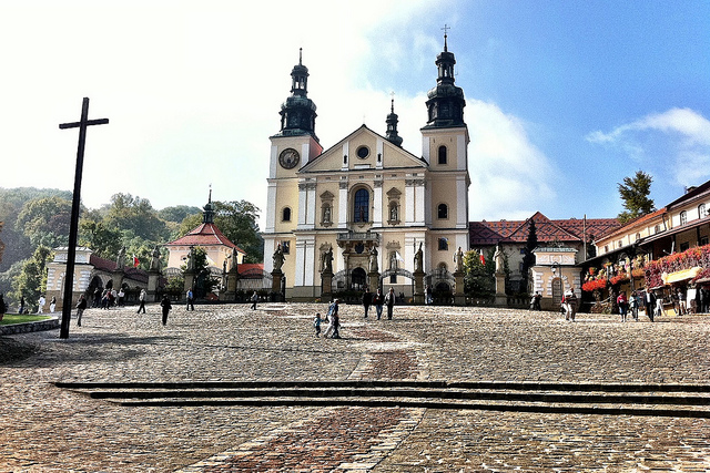 カルヴァリア・ゼブジトフスカ：マニエリスム様式の建築と公園の景観複合体と巡礼公園