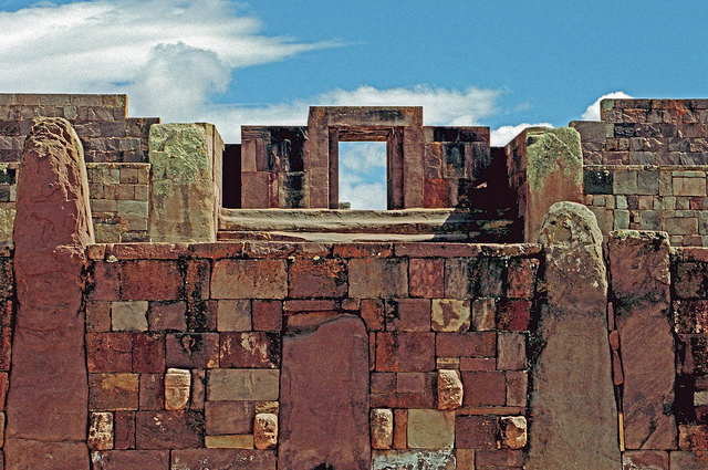 ティワナク：ティワナク文化の宗教的・政治的中心地